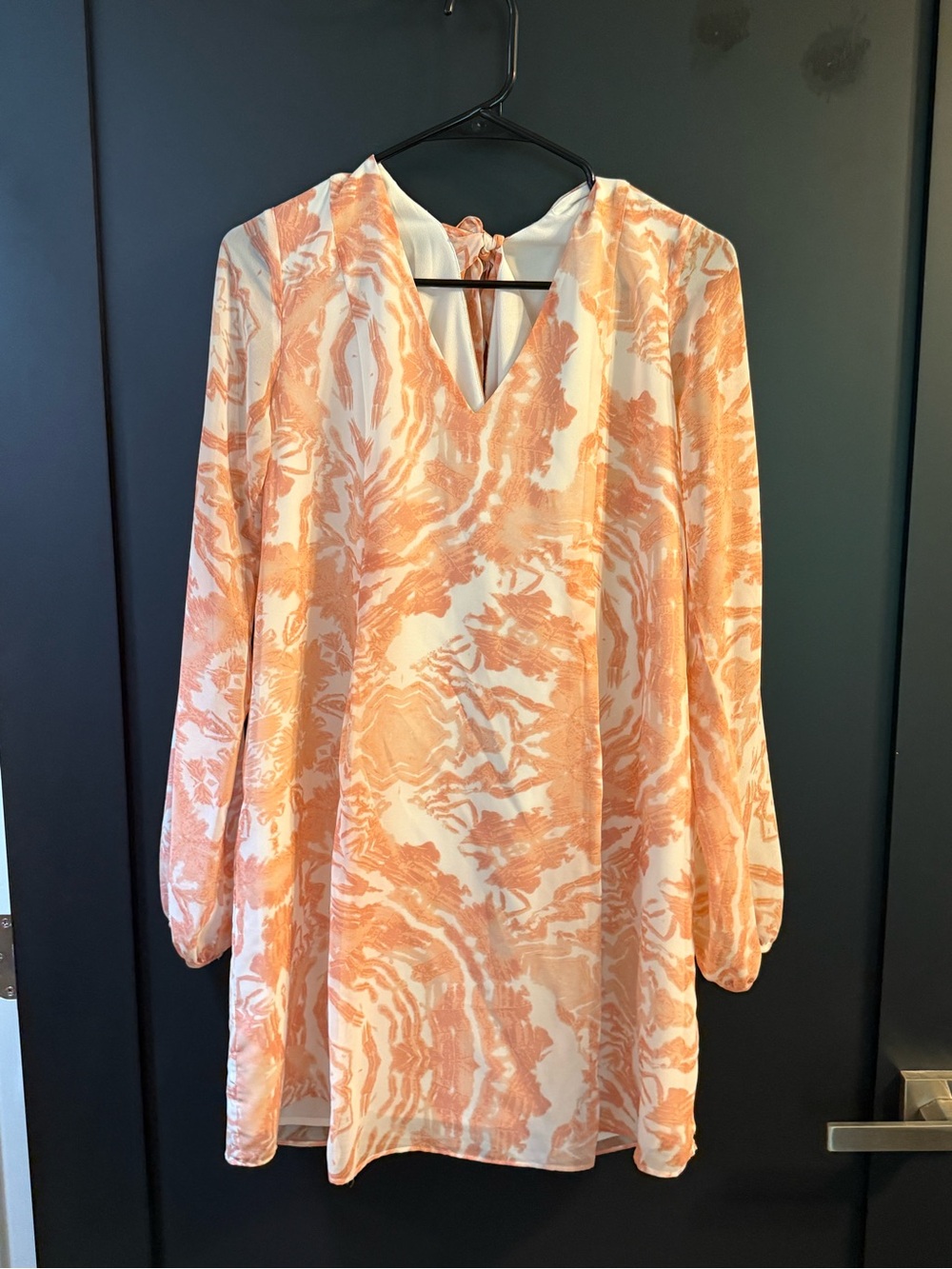 BCBGeneration Peach and Cream V-Neck Long Sleeve Shift Dress